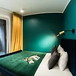 Aparthotel Pure Premium - Free Parking & Ac