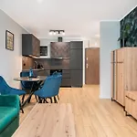 Pure Premium - Free Parking & Ac Wroclaw