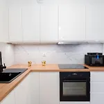Aparthotel Pure Premium - Free Parking & Ac
