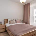 Pure Premium - Free Parking & Ac Aparthotel