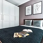 Pure Premium - Free Parking & Ac Aparthotel Vratislav