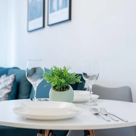 Pure Premium - Free Parking & Ac Lejlighedshotel