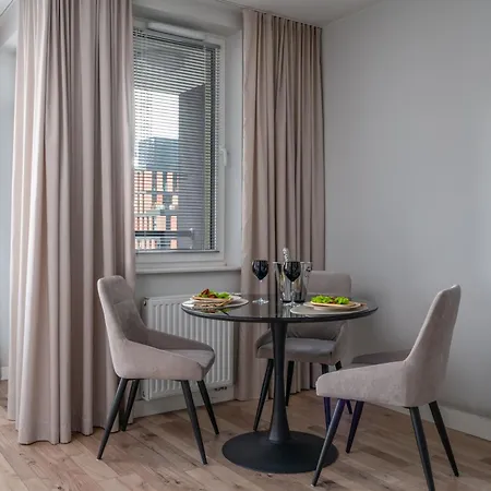 Pure Premium - Free Parking & Ac Apartahotel