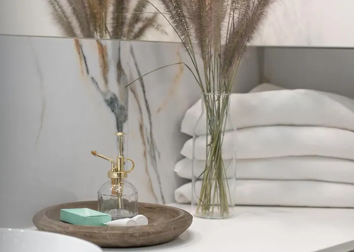 Pure Premium - Free Parking & Ac Ξενοδοχείο με διαμερίσματα 4*