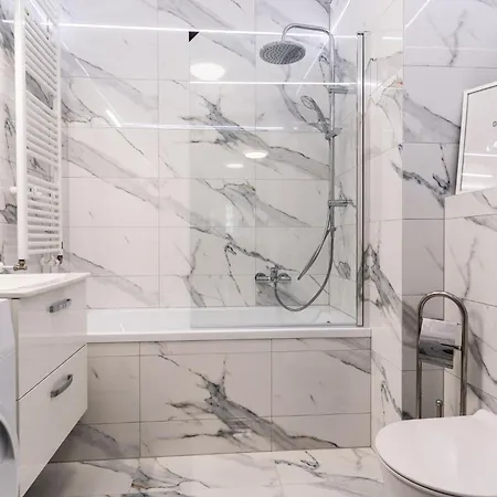 Pure Premium - Free Parking & Ac Βρότσλαβ