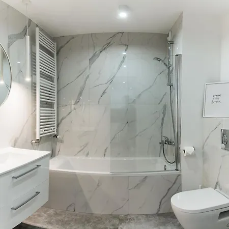 Pure Premium - Free Parking & Ac Ξενοδοχείο με διαμερίσματα Βρότσλαβ