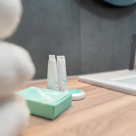 Pure Premium - Free Parking & Ac 4* Βρότσλαβ