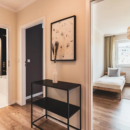 Pure Premium - Free Parking & Ac 4* Βρότσλαβ