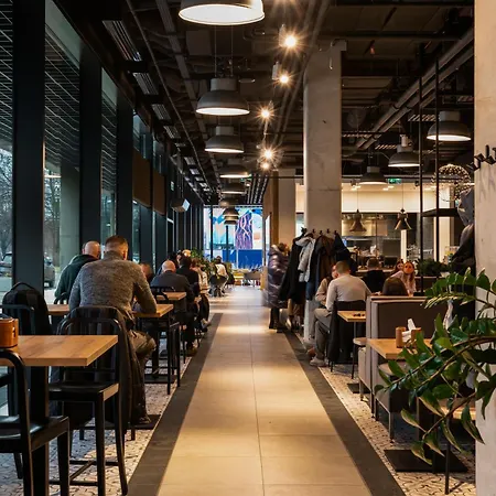 Pure Premium - Free Parking & Ac 4* Wrocław