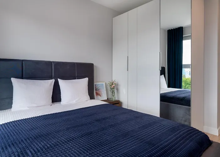 Pure Premium - Free Parking & Ac Βρότσλαβ