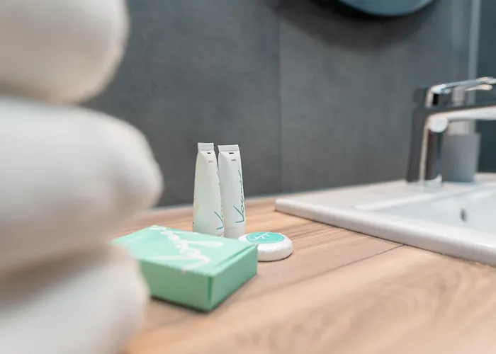 Pure Premium - Free Parking & Ac 4* Βρότσλαβ