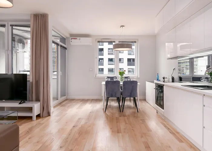 Pure Premium - Free Parking & Ac 4* Βρότσλαβ